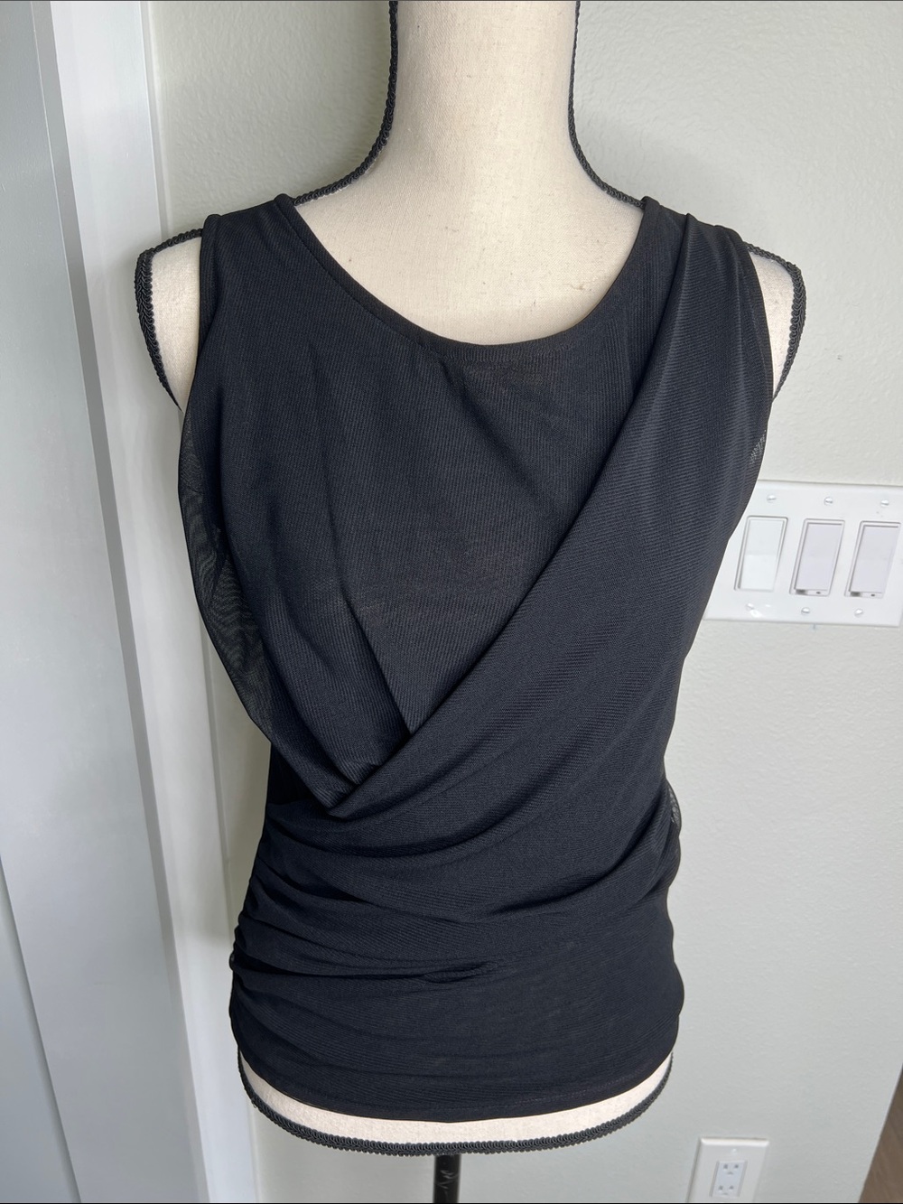 Tahari Black Mesh Sleevless Ruched Top with Crew Neck